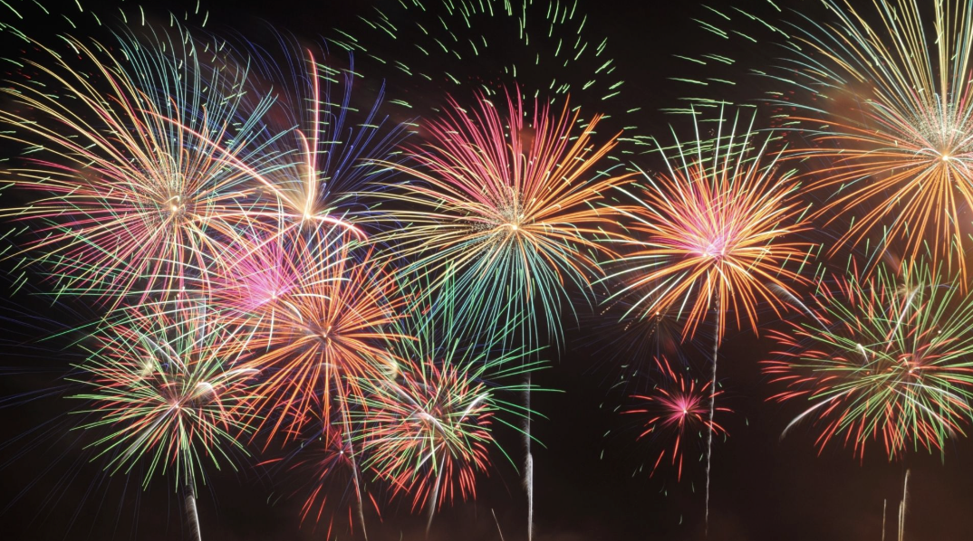 �G����ӵe�������m�Ϥ��A�Ӫ�������B���B�Ŧ�B����M������u��´���@�����ꪺ����